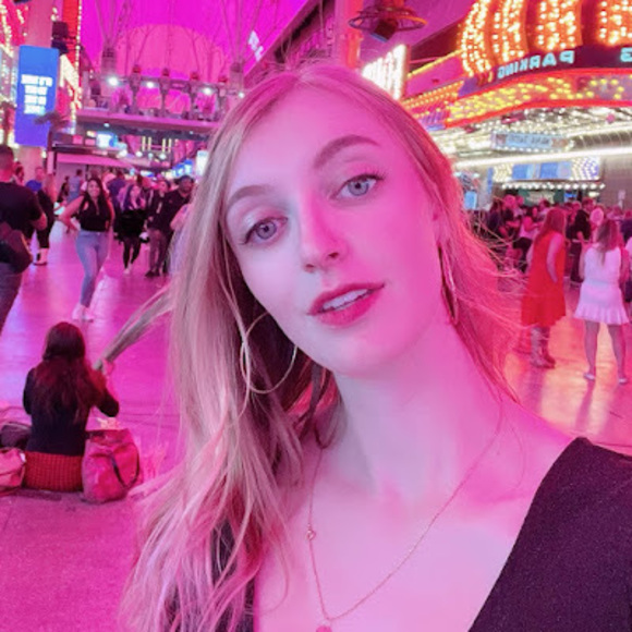 Meet your Posher, Jenna - Picture 1 of 1